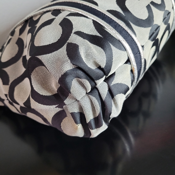 Coach Poppy  Black And Gray Op Art Glam Tote Shoulder Bag - Picture 11 of 15